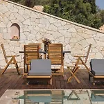 Villa Petroto Sea View