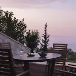Villa Petroto Sea View *