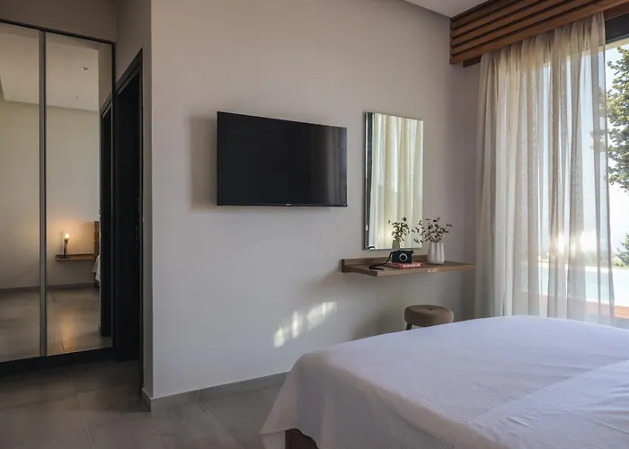 Petroto Sea View Villa Tsoukaladhes